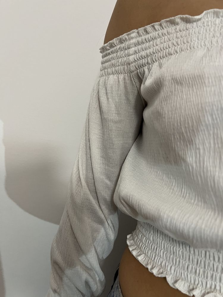 Top H&M Divided cu umerii goi, marimea XS