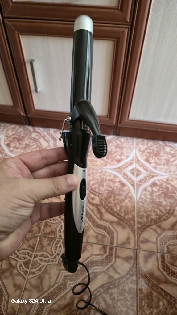 Продавам две преси за коса чисто нови