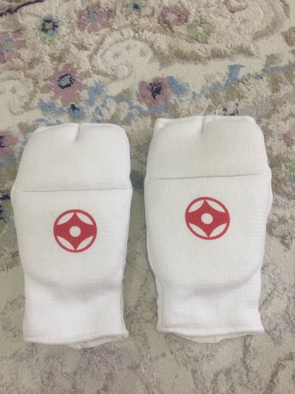 Продам перчатки для каратэ