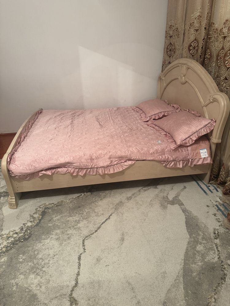 Продается кровать и шифоньер б/у