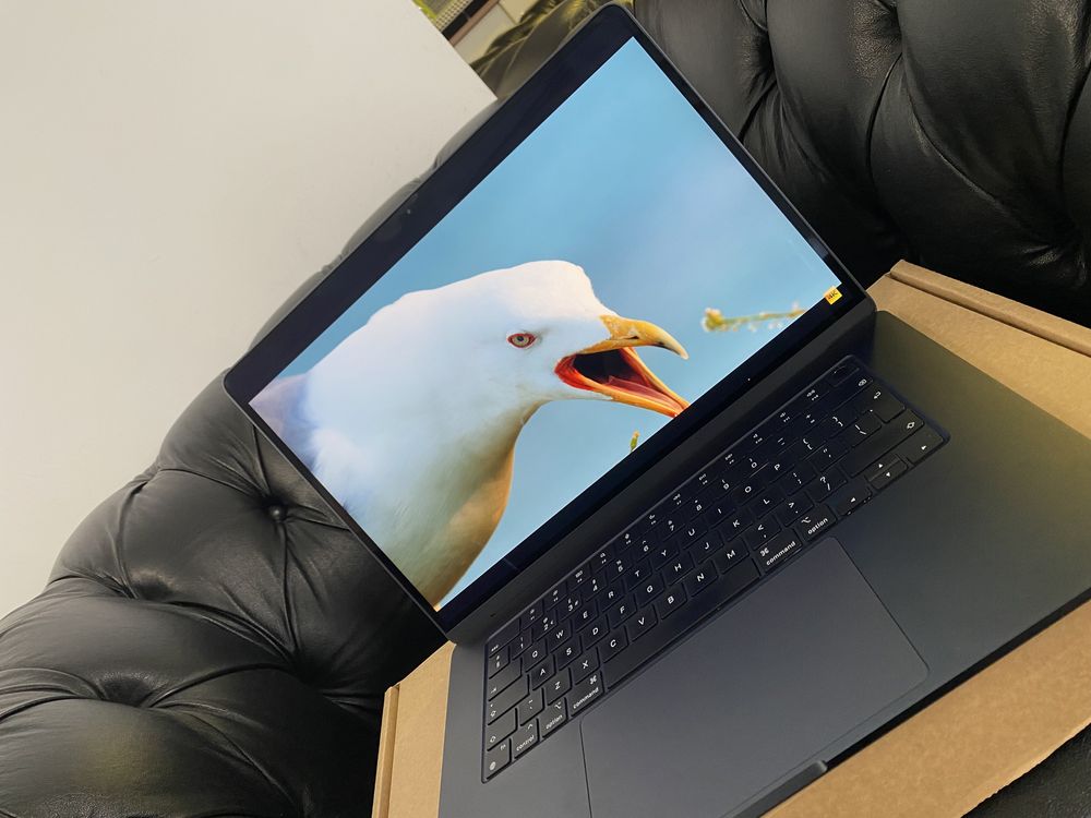 MacBook Air 15.3-inch / M2 / 8 Gb RAM / 512 gb / Space Black / Nou