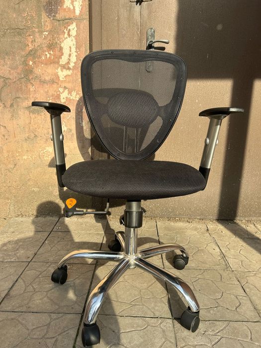 Набор стульев в офис компьютерное