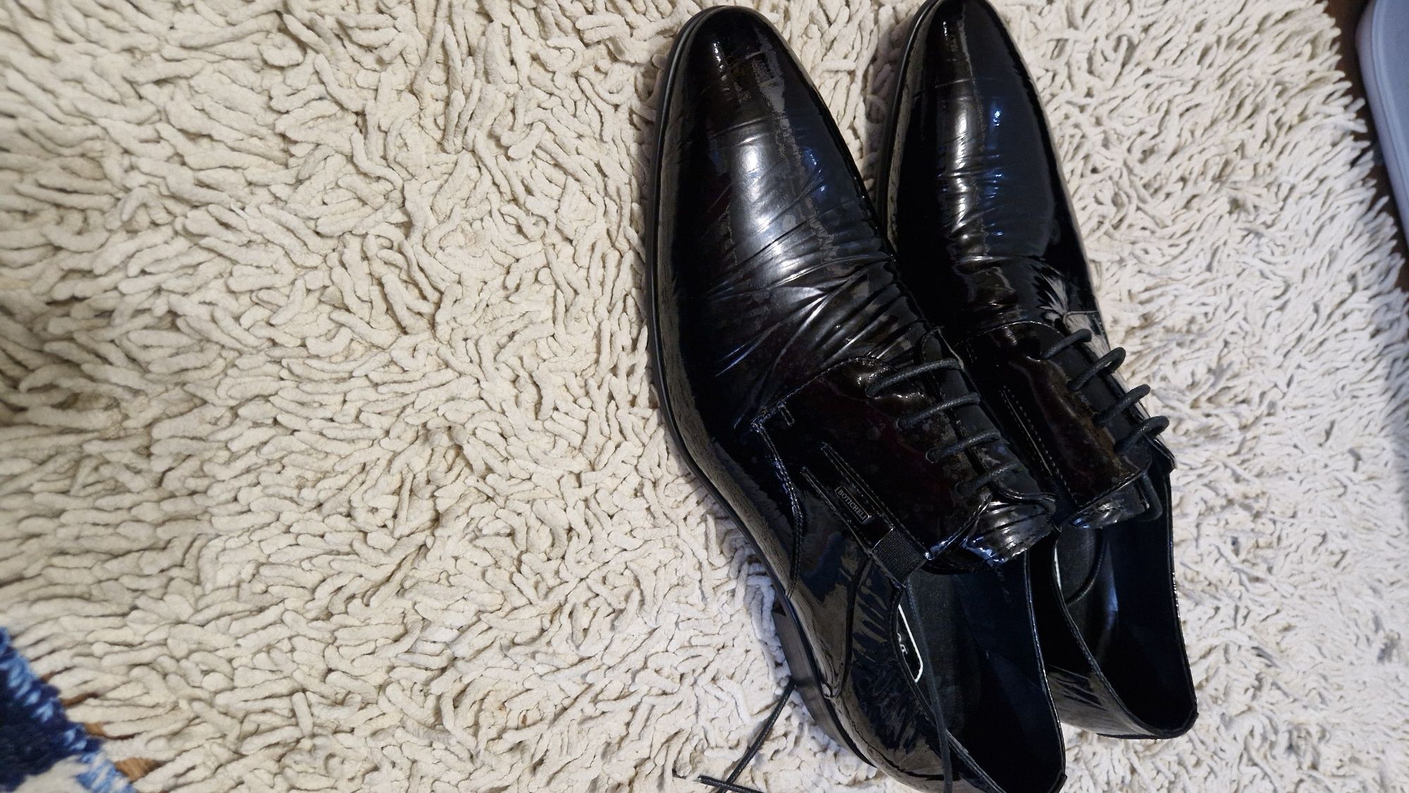 Продам мужские чёрные туфли