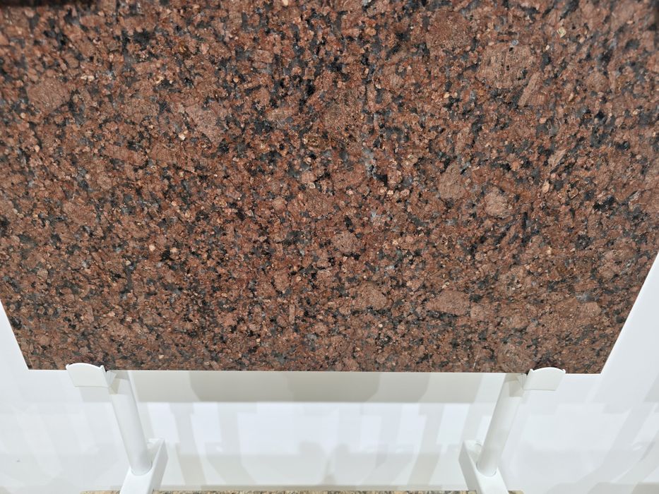 Glafuri, blaturi, trepte, pardoseli din marmură și granit