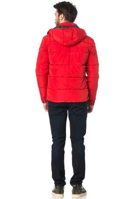 Geacă de puf roșie JACK&JONES cu glugă detașabilă (mărimea M)