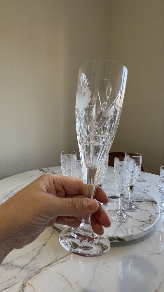 Продам хрустальные чешские бокалы под шампанское