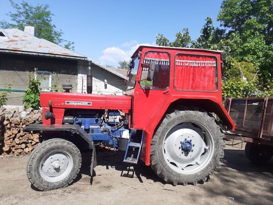 Tractor Universal 650 UTB/ Perfect functional, reconditionat complet.