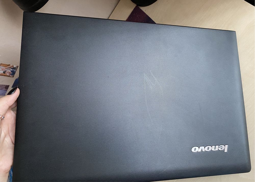 Laptop Lenovo pentru birou