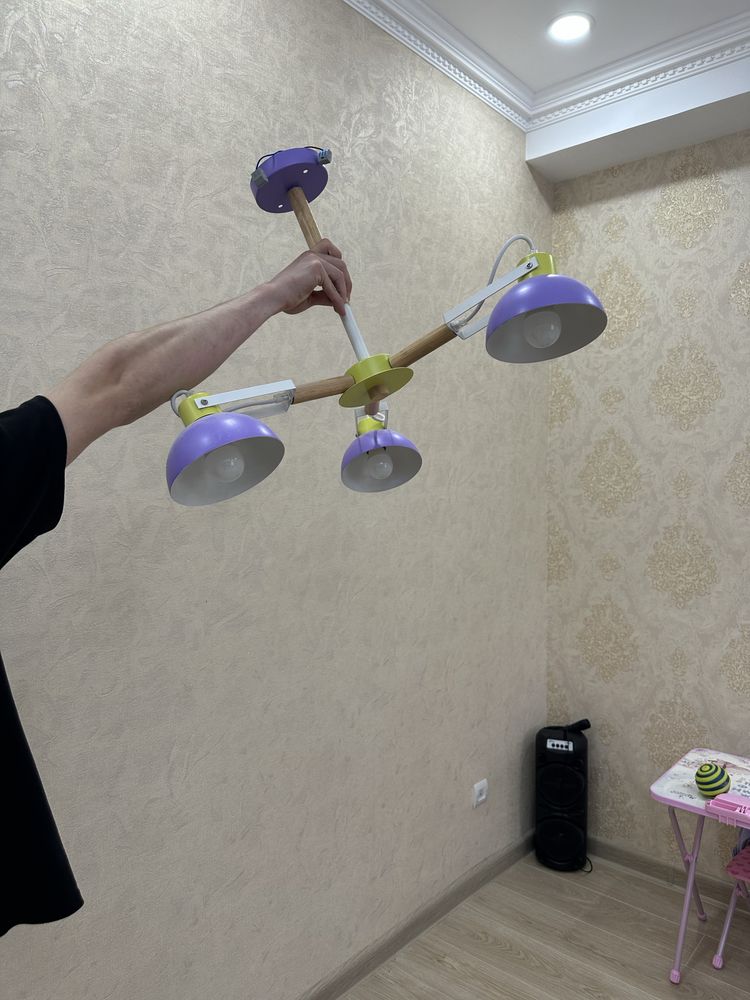 Продаются люстры 2 шт
