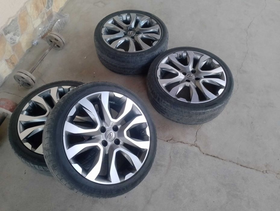 Saka diska 17 va balonlar 205/45 sotiladi