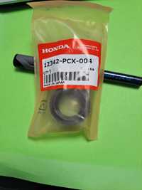 Гарнитури на капак Хонда   012342-PCX-004 и 90441-PNA-010