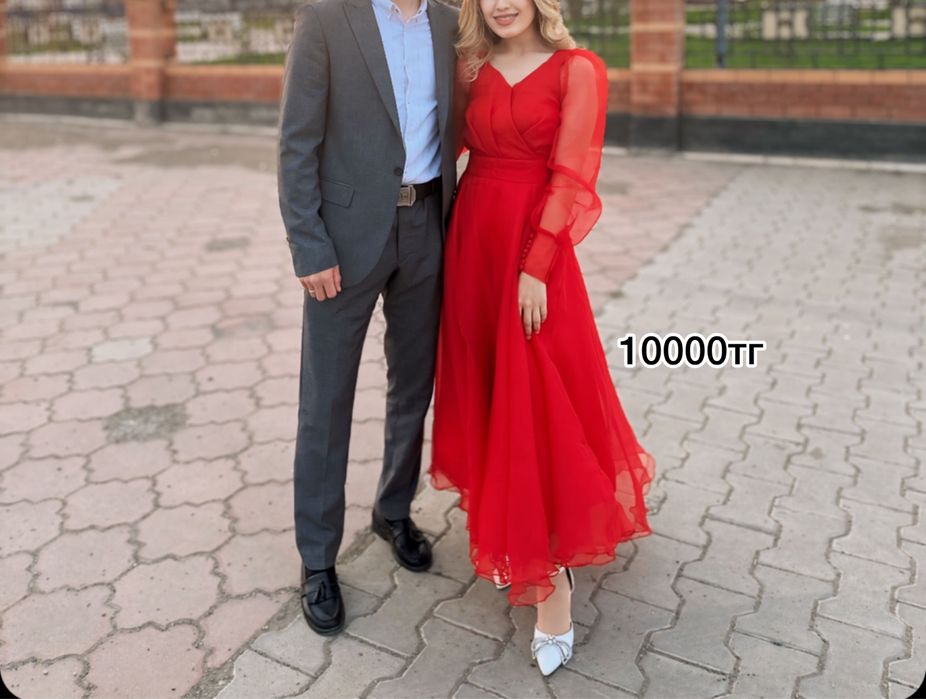 Платья 42 размер состояние почти новая