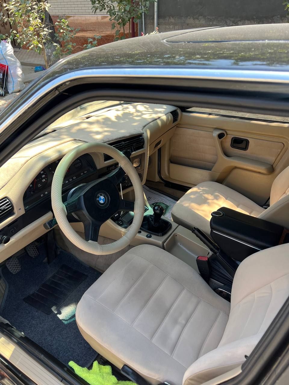 BMW E30 1987 yil