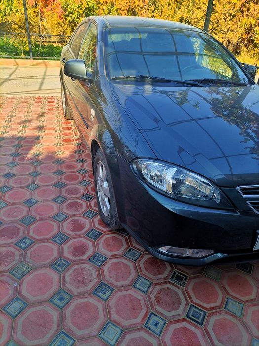 Jentra 2019 sotiladi Termiz. Narxini kelishamiz.