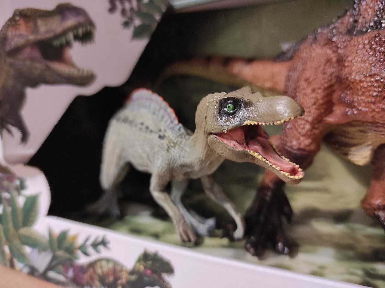 Набор хищные динозавры (Акрокантозавр, Криолофозавр, Спинозавр)