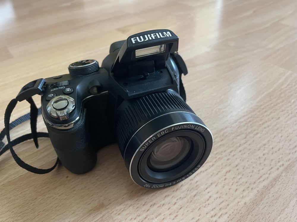 Fujifilm S3300/Фотоапарат Фуджифилм/14megapixels