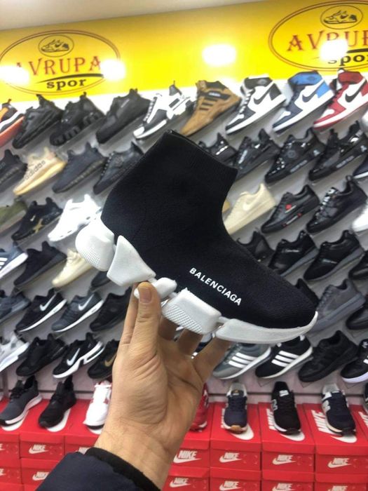 Adidași unisex modele deosebite