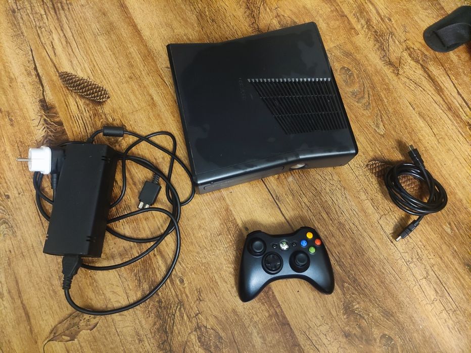 Xbox 360 Slim – Curățare Profesională + Pastă Termică Nouă- Impecabil