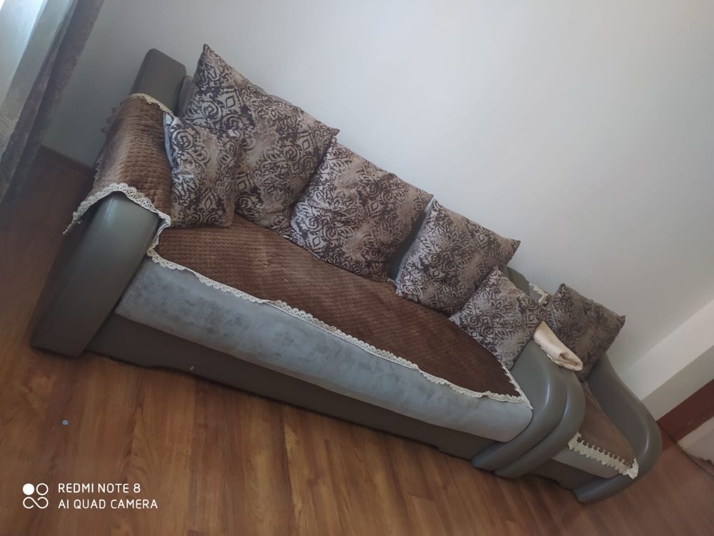 Продам диван срочно