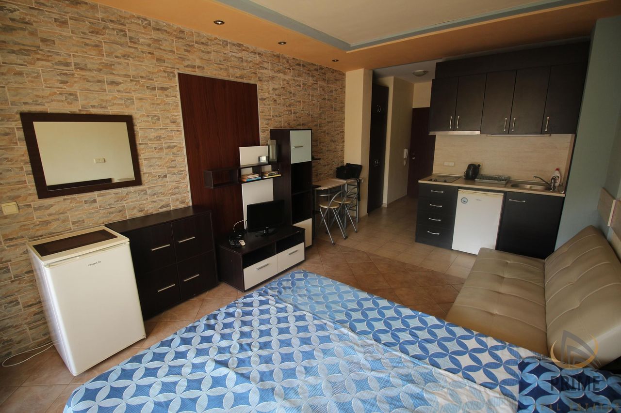Продава се Едностаен апартамент в Созопол - 41 кв.м за 1513 €/кв.м - Снимка #2
