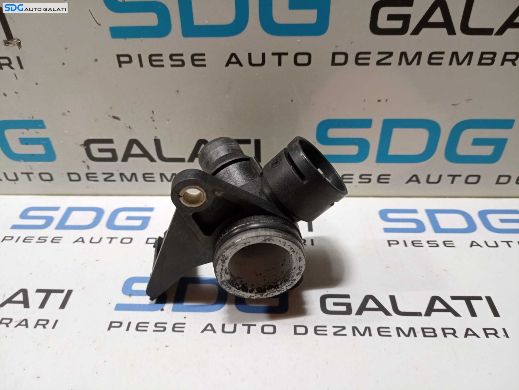 Tub Tubulatura Cot Flansa Apa Lichid Racire Termostat Volkswagen Transporter T5 2.0 TFSI 2009 - 2015 Cod 06H121132E [M5634]