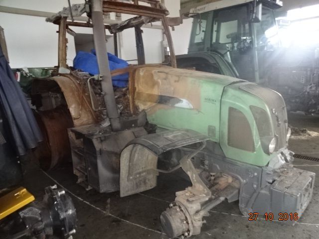 Dezmembrez tractoare Fendt 711,716