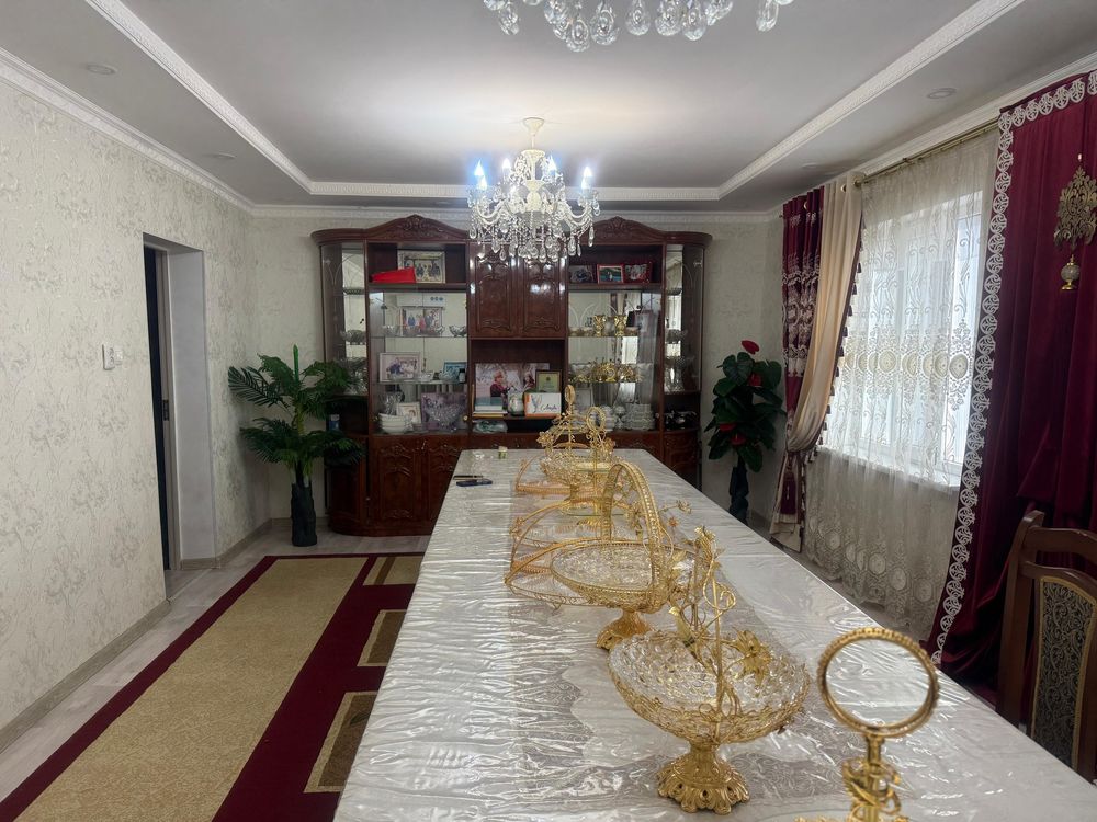Мекоян, Достык 82