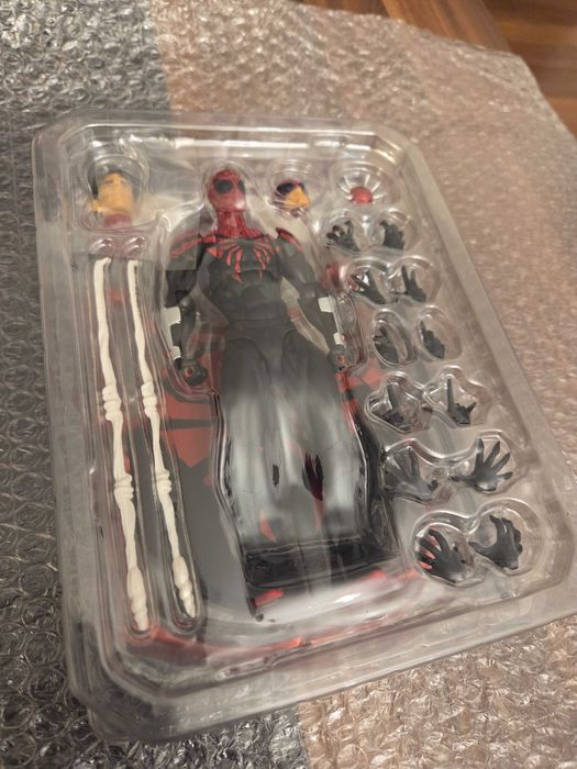 Mess toys Superior Spiderman екшън фигура