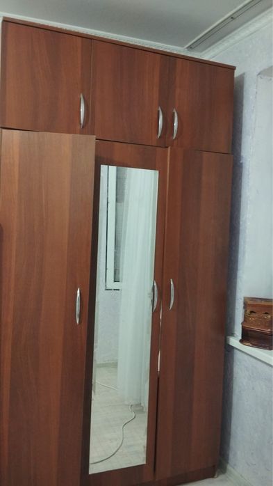 Шифоньер 3-дверный