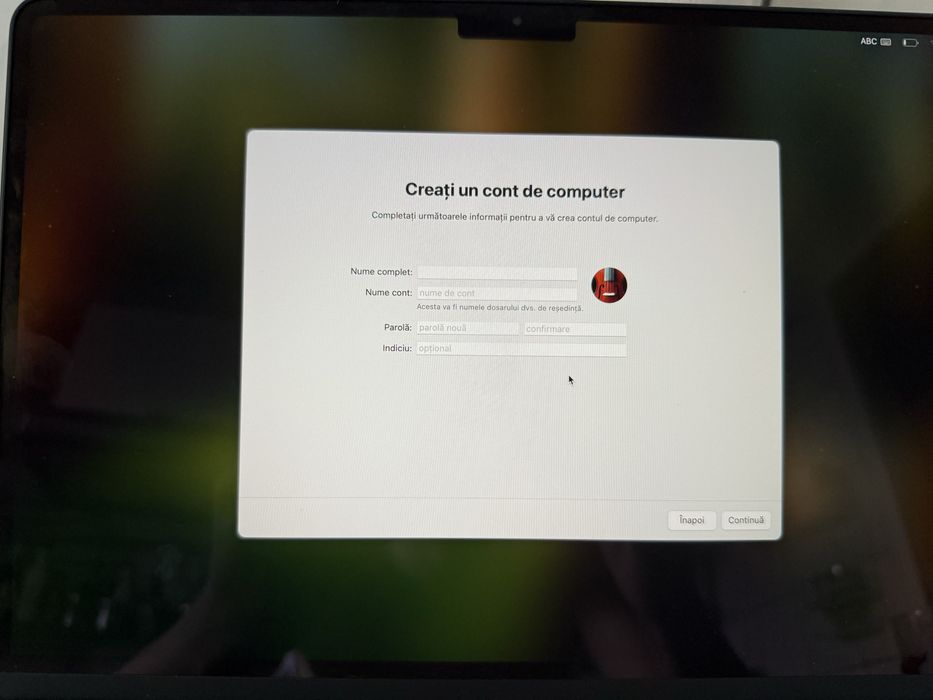 Vând MacBook Air M2