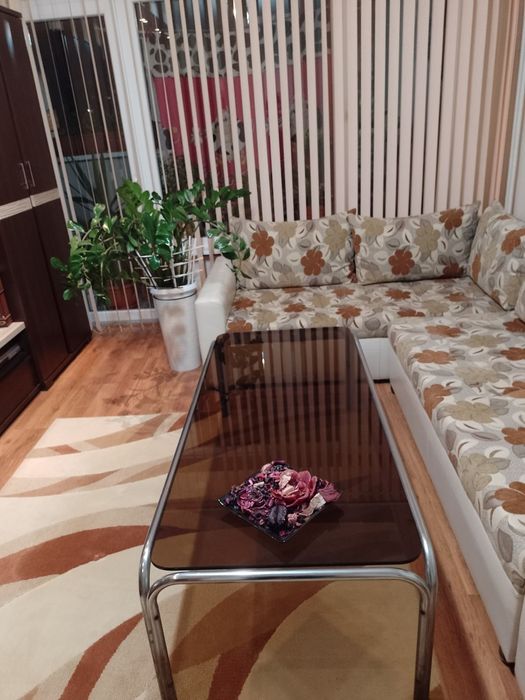 Стъклени холни маси