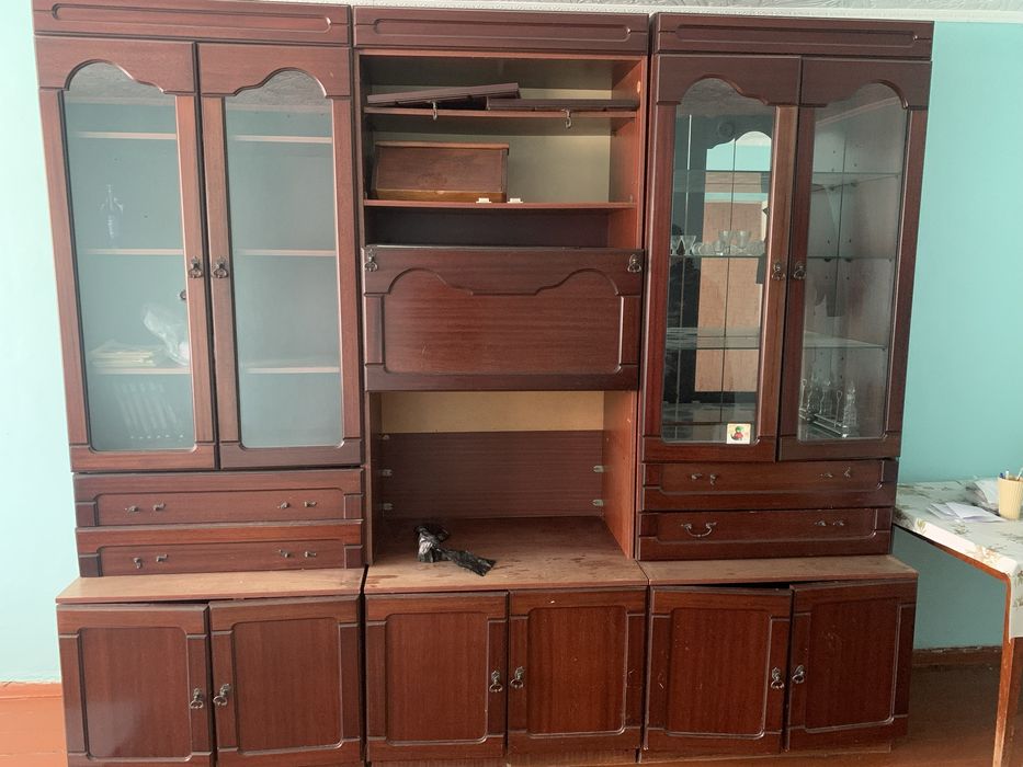 Продам шкаф срочно