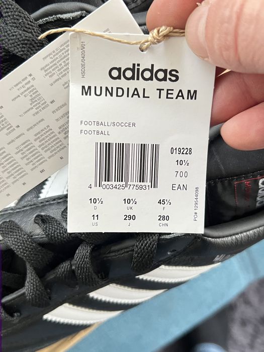 Бутонки Adidas Mondial Team.Номер 45.5зЧисто нови !