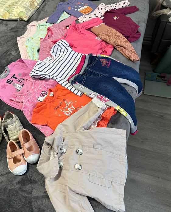 Haine pentru fetițe de 3-6 luni.