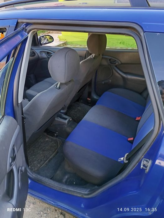 Vând Ford focus 1.6 benzina