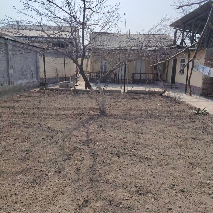 Уй сотилади фергана шахар беш бола такта бозори оркасида