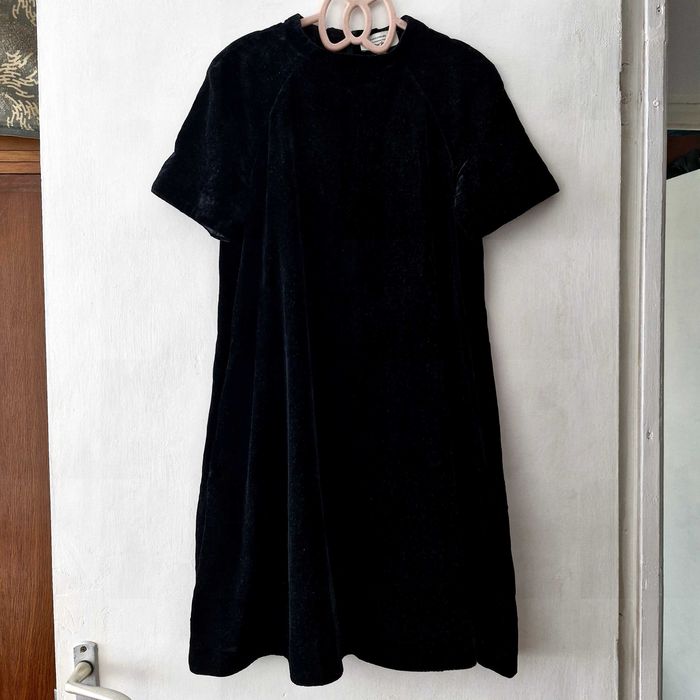Rochie neagra carifelata & Other Stories