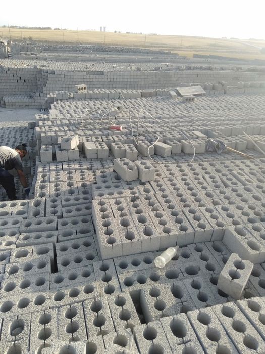 Шлакоблок прессованный . Казерок . Козырьки. Заборные. Универсальный.