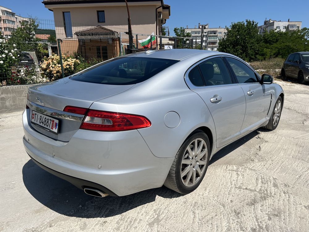 Jaguar XF 2.7 D 206 ps