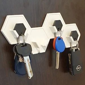Ключодържател “Hex Hook” – стилен и практичен