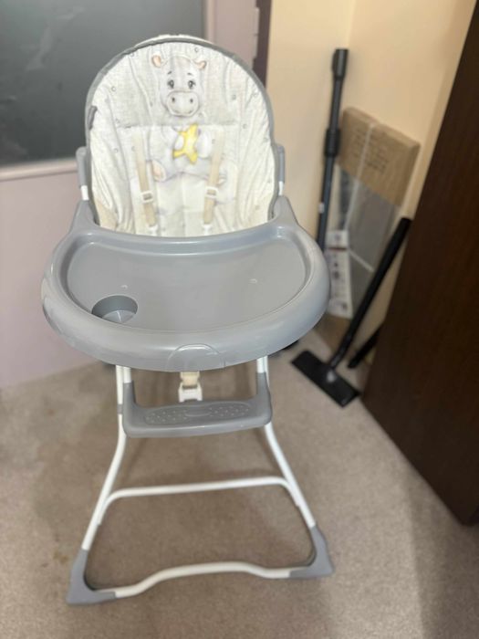 Стол за хранене за бебета