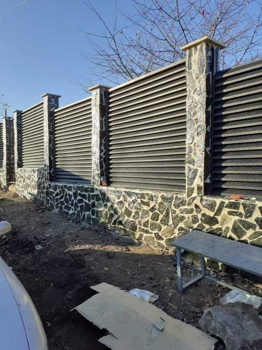 Garduri si porti stil jaluzea, sipca metalica, tabla cutata