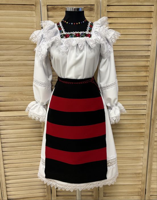 Costum traditioanal de Maramures cu zadii complet