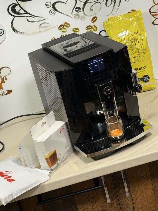 Кафемашина кафе автомат JURA E8 PIANO BLACK WİFİ с гаранция