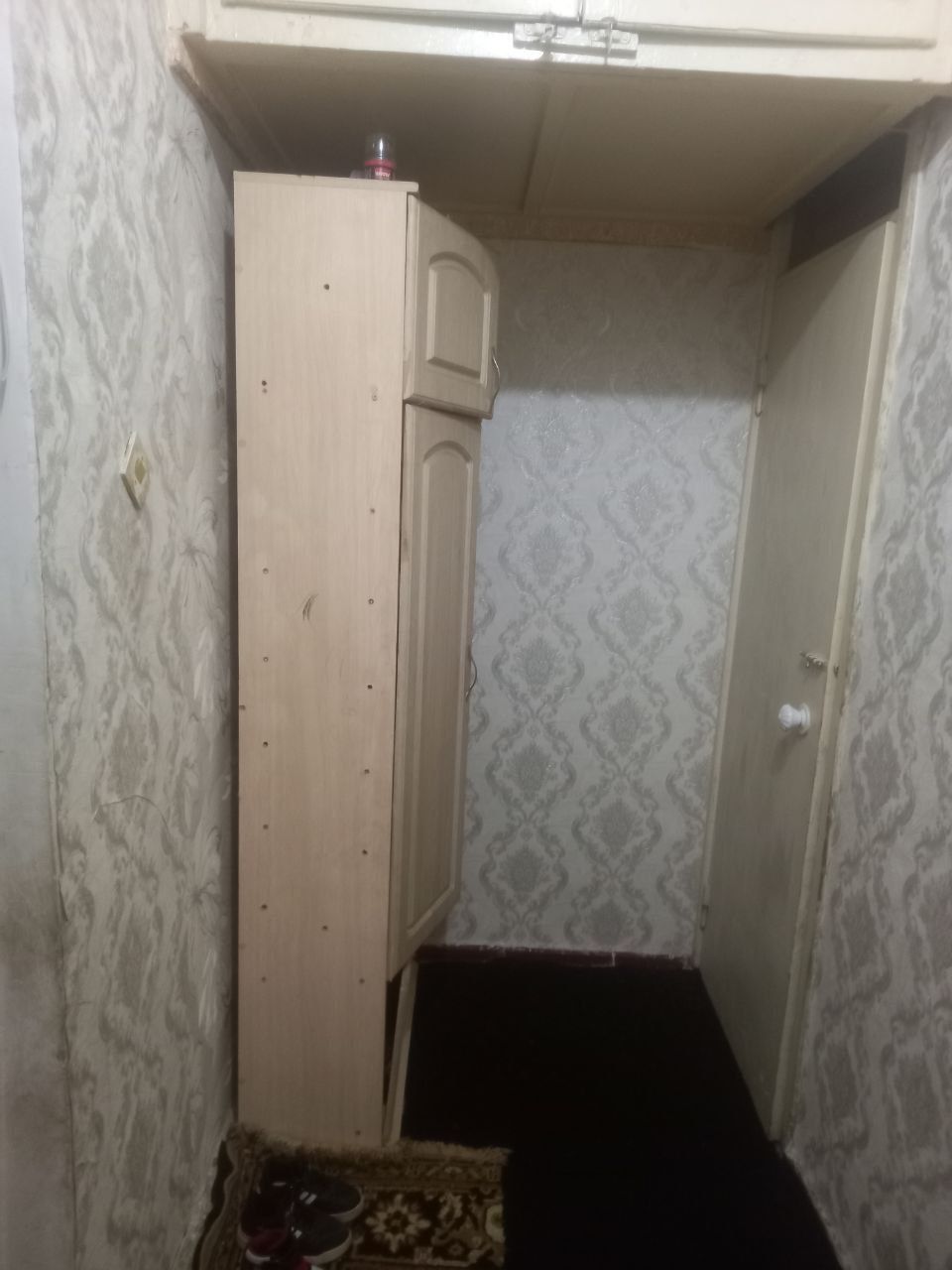 Юнусабад-11 квартал , Продаю 1в2 комнатную