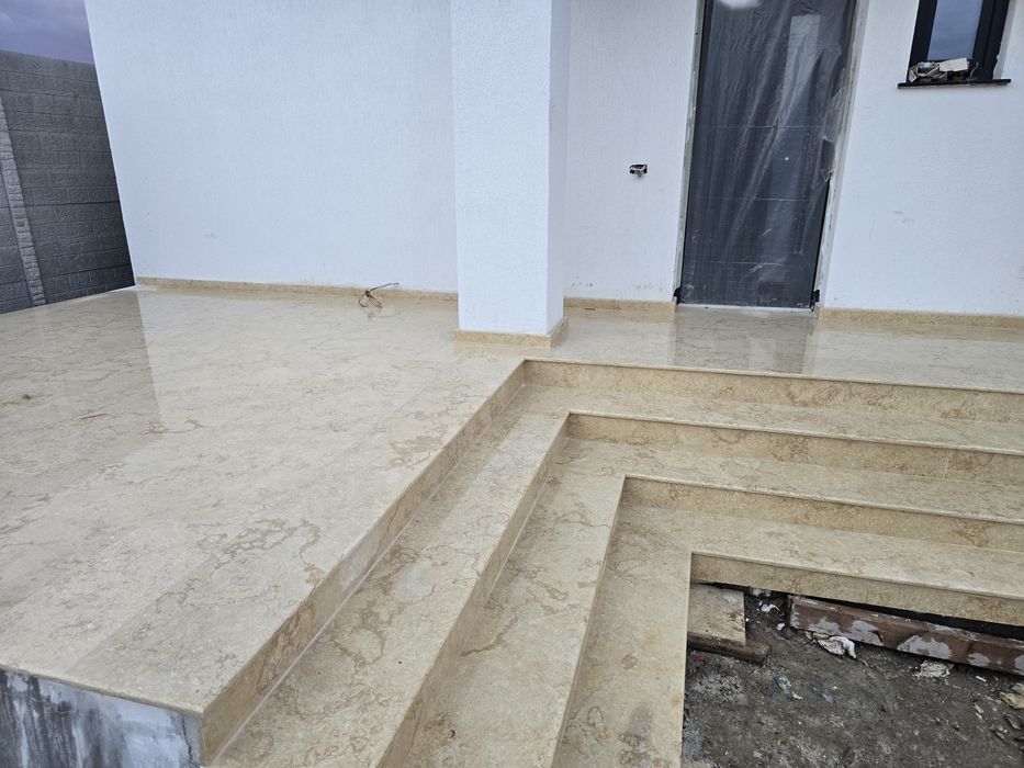 Glafuri, blaturi, trepte, pardoseli din marmură și granit la comanda