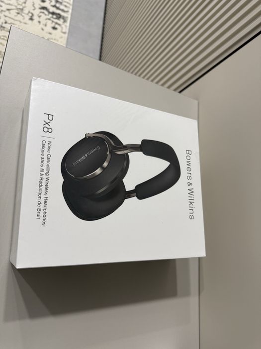 Продам наушники bowers wilkins px8
