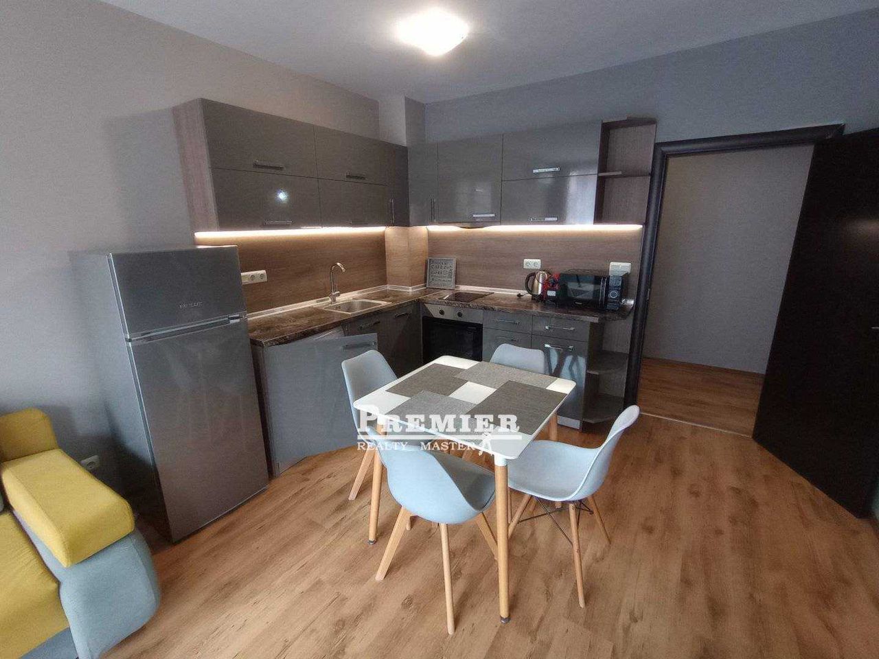 Продава се Двустаен апартамент в Поморие - 61 кв.м за 1558 €/кв.м - Снимка #1