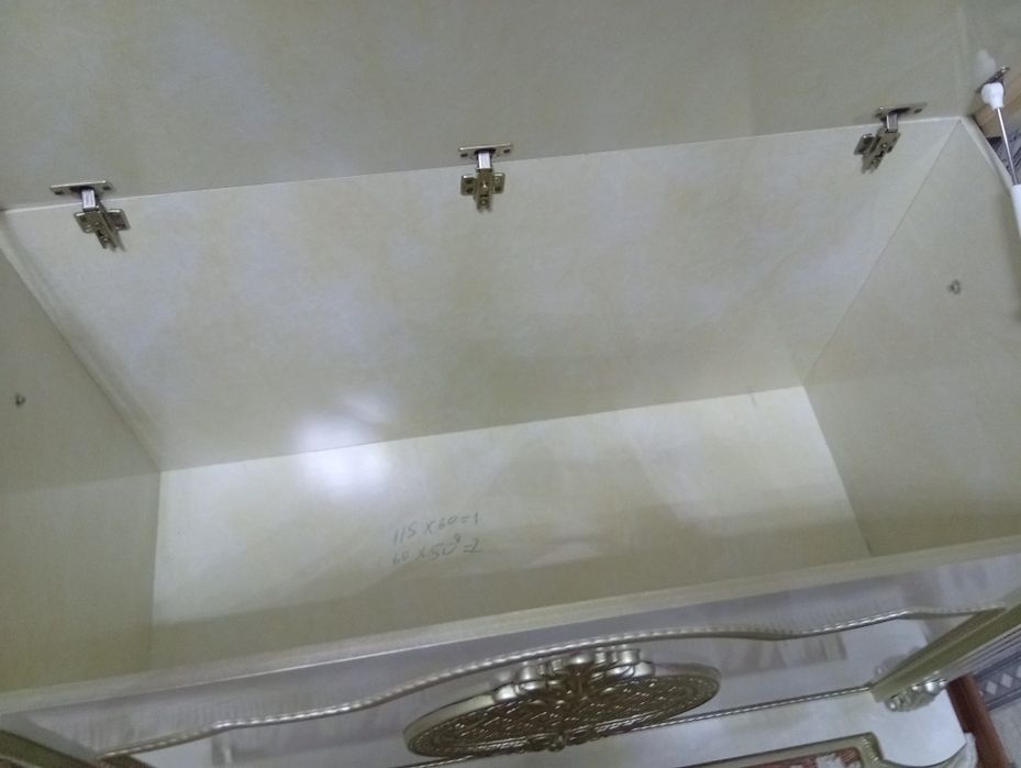 Продаётся сундук багема подставка