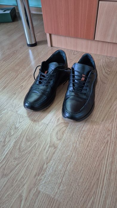 Vand Pantofi Barbatesti Noi Marime 42 Negru